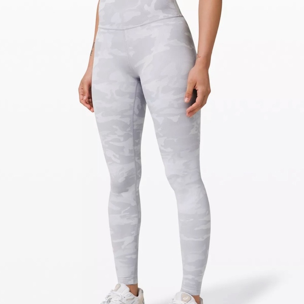 Lululemon Wunder Under Leggings Size 6 LIKE NEW